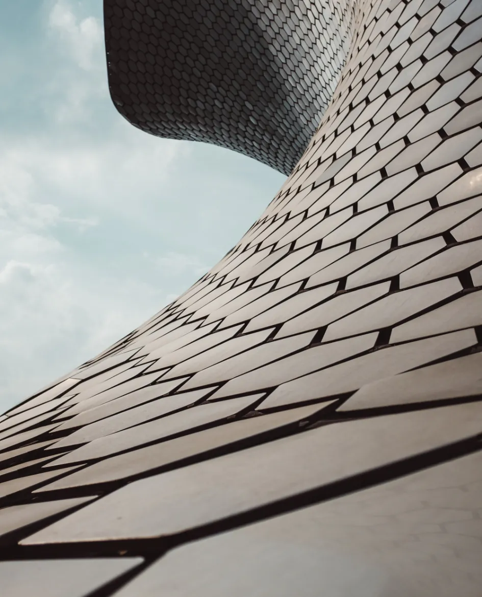 Architecture moderne illustrant l'innovation et la performance des entreprises